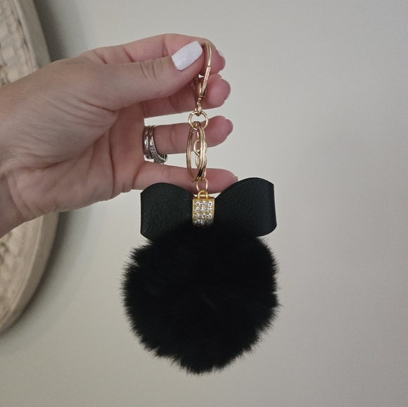 Elegant Black Pom Pom Keychain - Picture 1 of 3